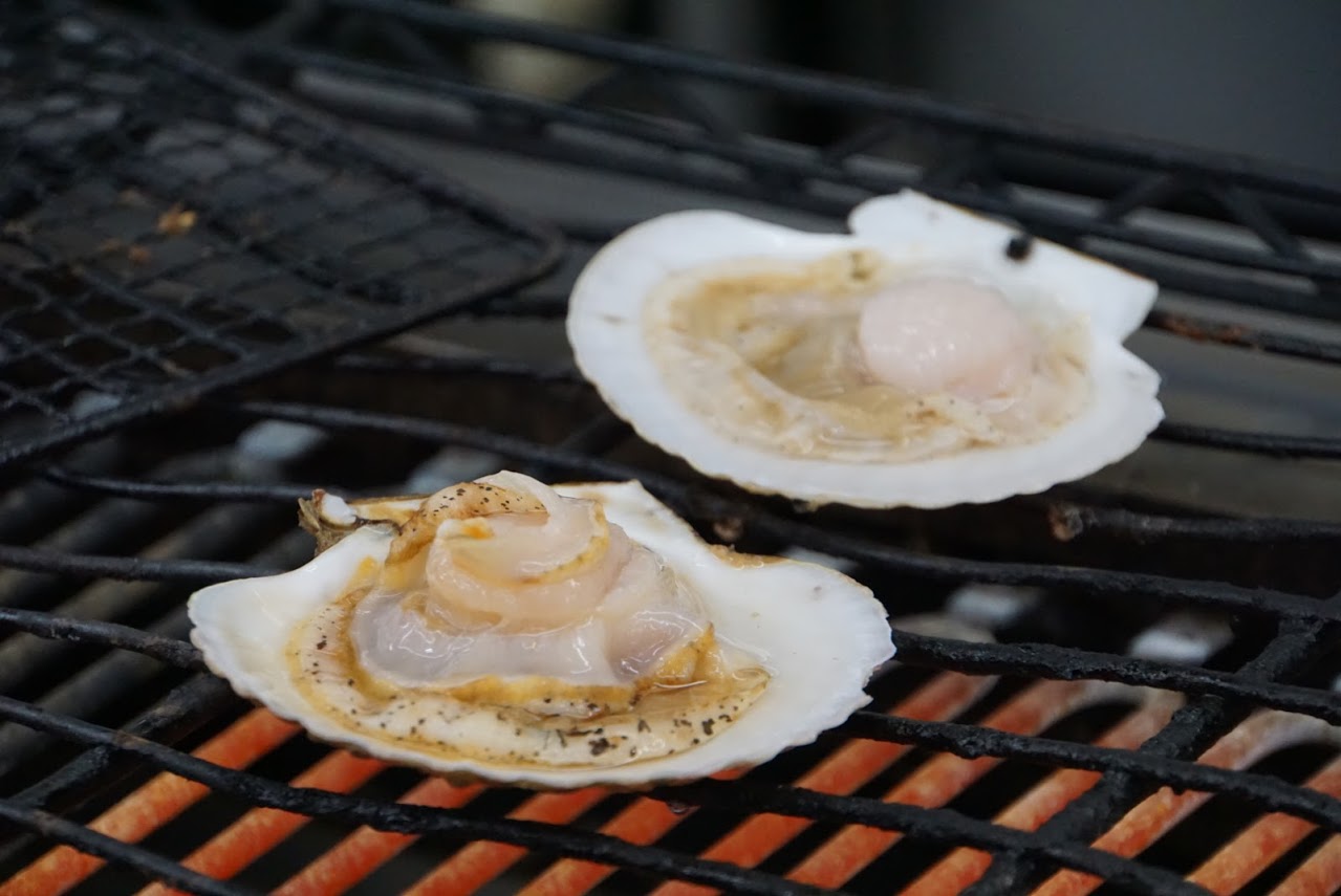 A Little shop in Aomori Prefecture lets visitors experience Scallop fishing!