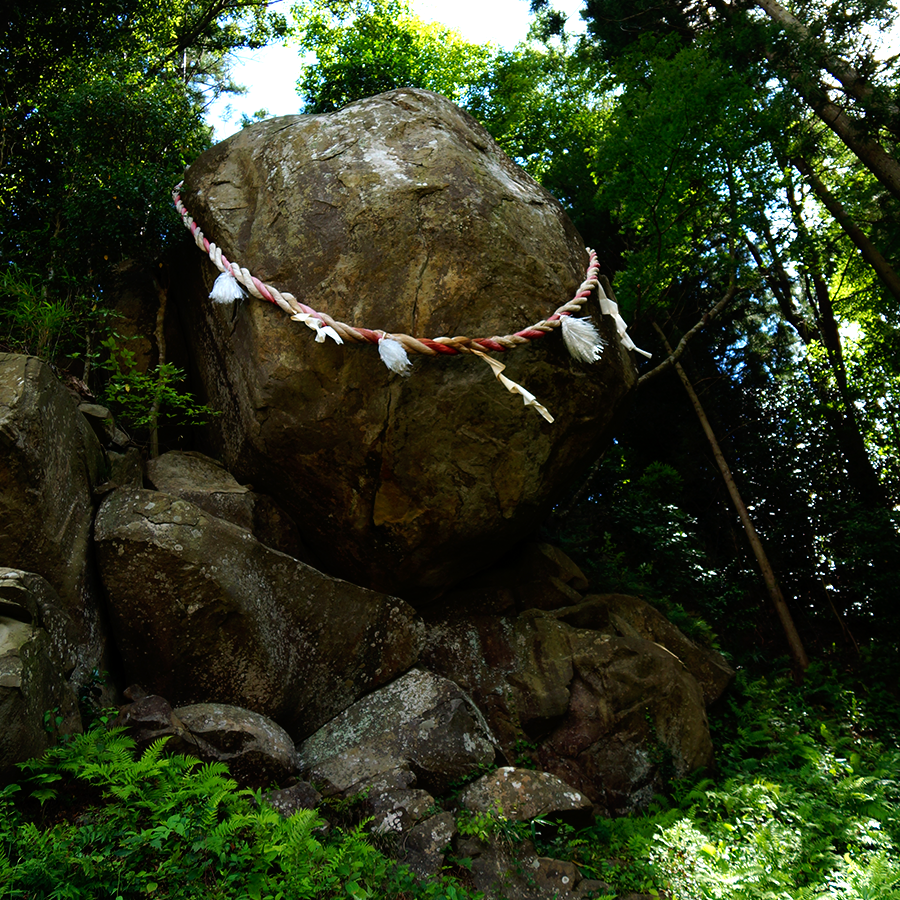 釣り石神社3